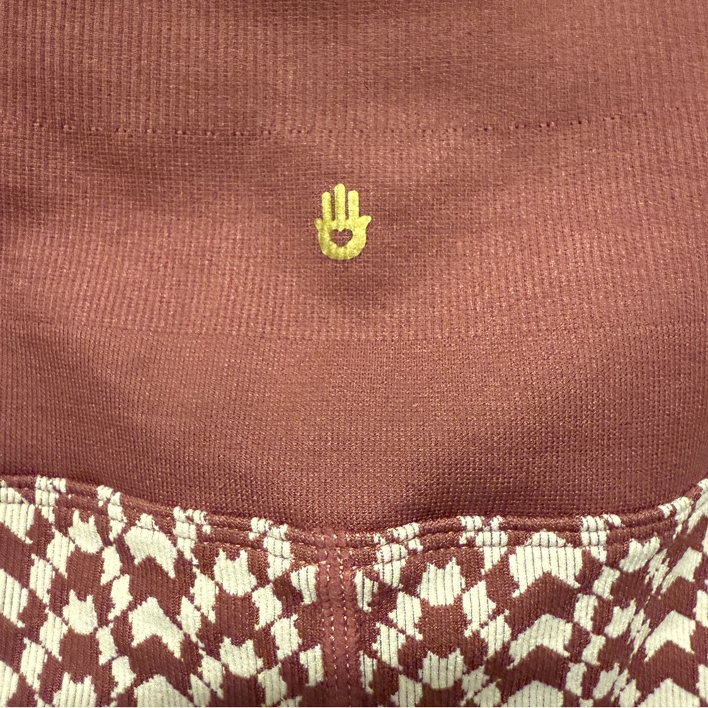 🦋 Spiritual Gangster| NWOT Women’s Size M/L Jacquard 7/8 Legging in Burgundy - Picture 9 of 10
